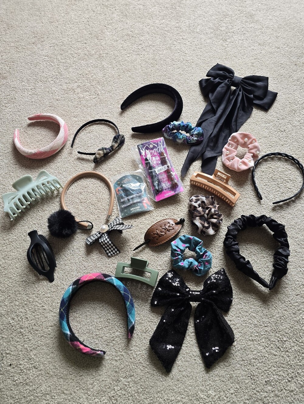 Large Hair Accessories Bundle Lot β Headbands Claw Clips Scrunchies Bows